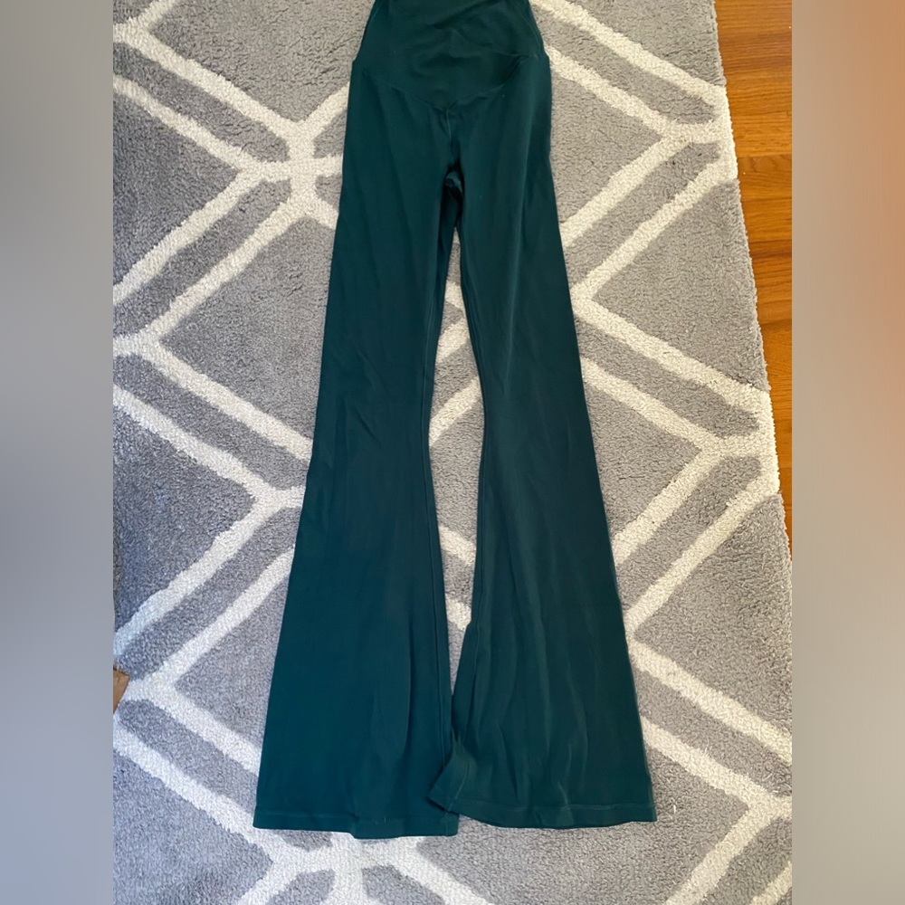 Aerie crossover green flare leggings. Never worn. Size XS